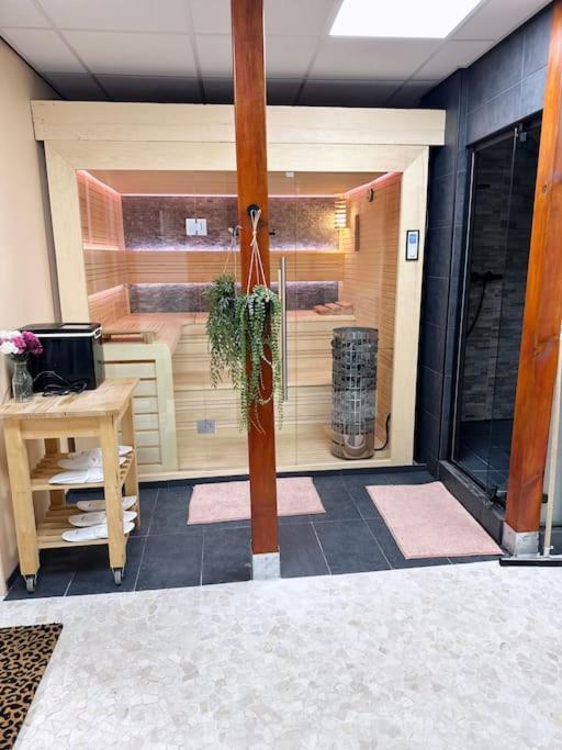 Wellness Studio Tiel Met Sauna En Jacuzzi Esterno foto